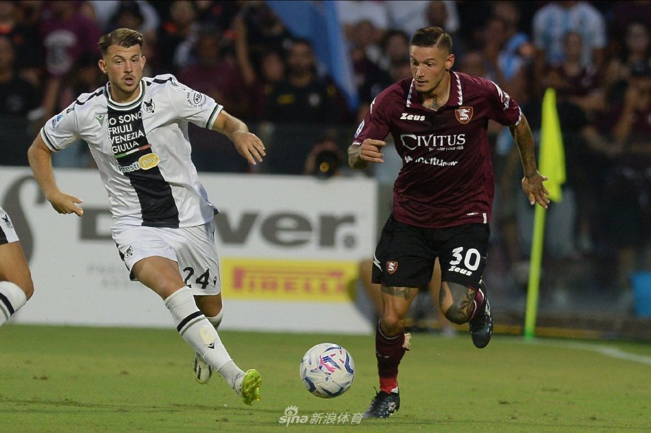 因频繁缺席 因频繁缺席