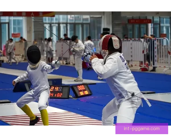 激烈角逐！击剑精英在全球赛事争锋相对