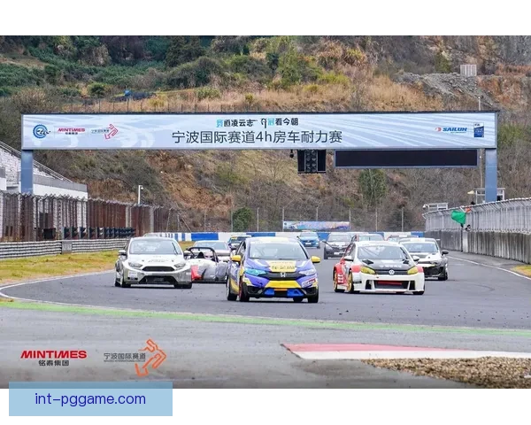 赛车比赛中的速度与激情探索全新的竞赛维度