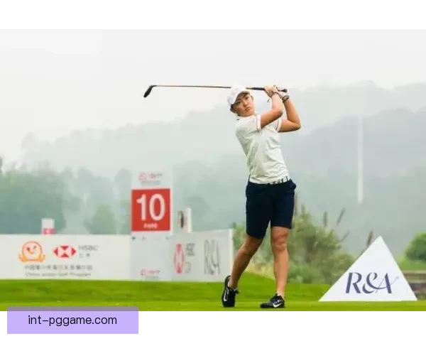 高尔夫杯赛风云：挑战球技巅峰